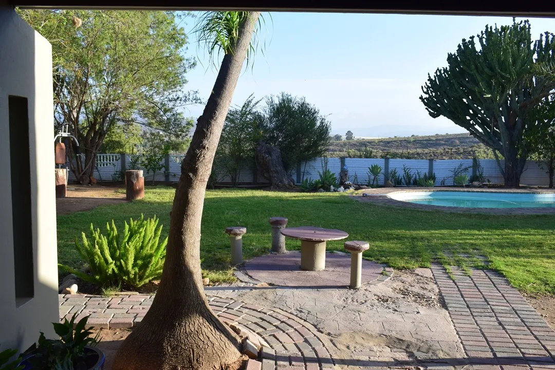 5 Bedroom House - Photo 2